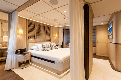 Yacht Calypso I cabin