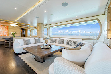 Yacht Moca saloon