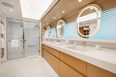 Yacht Moca bathroom