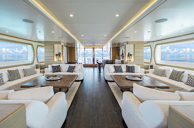 Yacht Moca saloon