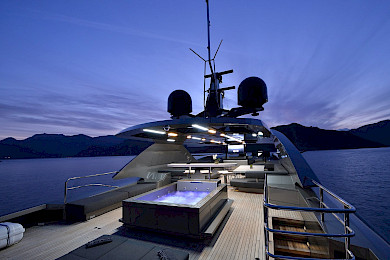 Yacht FX 38 flybridge