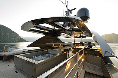 Yacht FX 38 flybridge