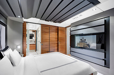 Yacht FX 38 cabin