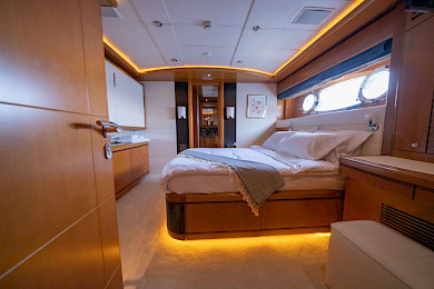 Yacht Ariela cabin