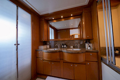 Yacht Ariela bathroom