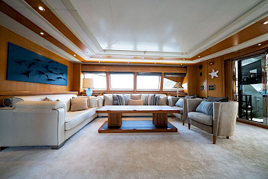 Yacht Ariela saloon