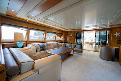 Yacht Ariela saloon