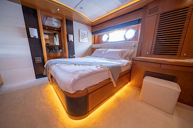 Yacht Ariela cabin