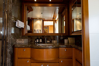 Yacht Ariela bathroom