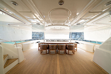 Yacht Ariela dining table