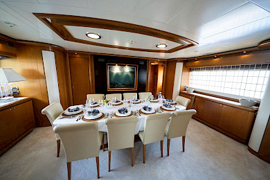 Yacht Ariela dining table