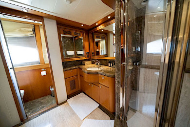 Yacht Ariela bathroom