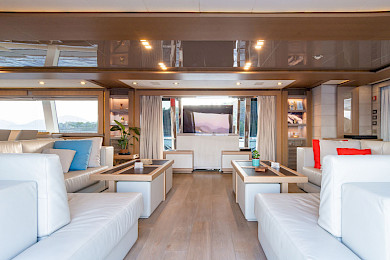 Yacht Thalyssa saloon