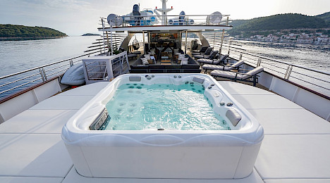 allaboutyachts-freedom_0009.0x260