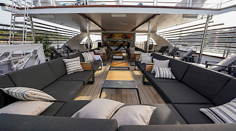 Yacht Freedom aft