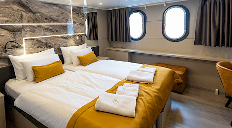 Yacht Freedom cabin