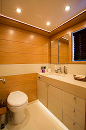 Yacht Panfeliss bathroom