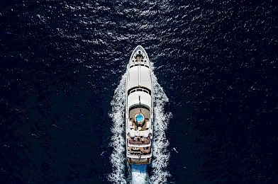 Yacht Quest R top-down view