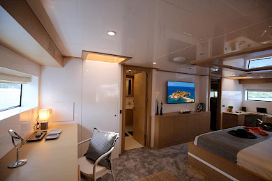 Yacht Ottawa IV cabin