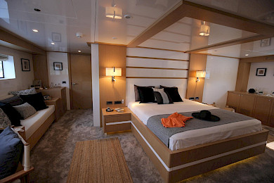 Yacht Ottawa IV cabin