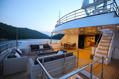 Yacht Ottawa IV aft