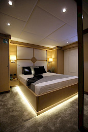 Yacht Ottawa IV cabin