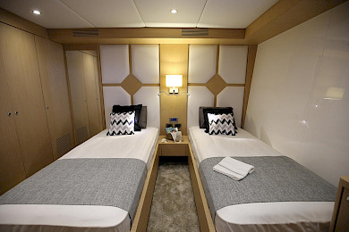 Yacht Ottawa IV cabin