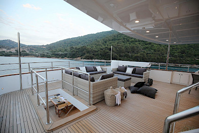 Yacht Ottawa IV flybridge