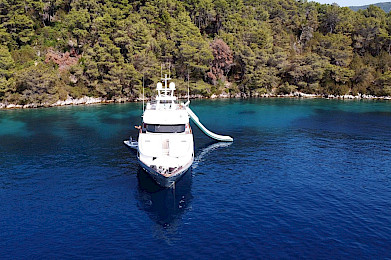 Yacht Ottawa IV front view