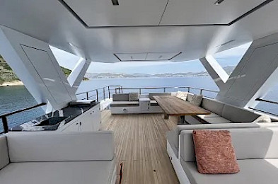 Yacht Ezgy flybridge