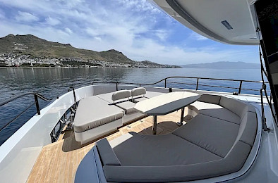 Yacht Ezgy flybridge