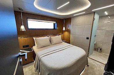 Yacht Ezgy cabin