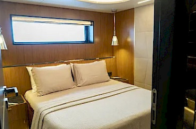 Yacht Ezgy cabin