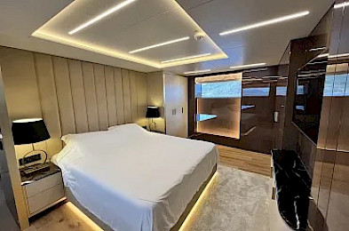 Yacht Ezgy cabin