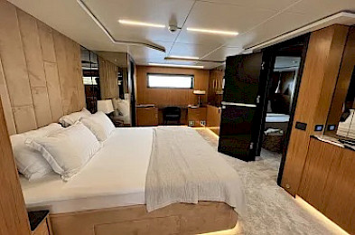 Yacht Ezgy cabin