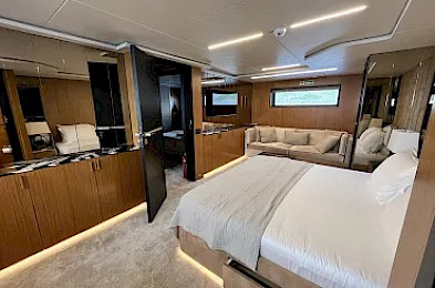 Yacht Ezgy cabin