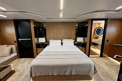 Yacht Ezgy cabin