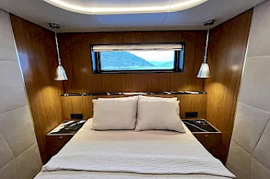 Yacht Ezgy cabin