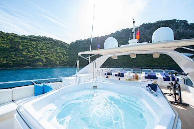 Yacht Stella Fiera Jacuzzi