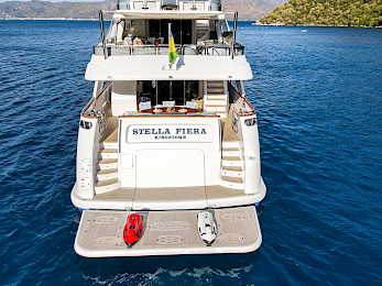 Yacht Stella Fiera back view