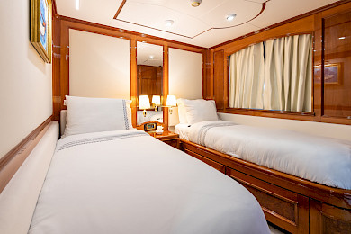 Yacht Stella Fiera cabin