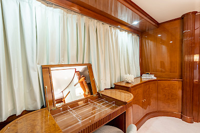 Yacht Stella Fiera cabin