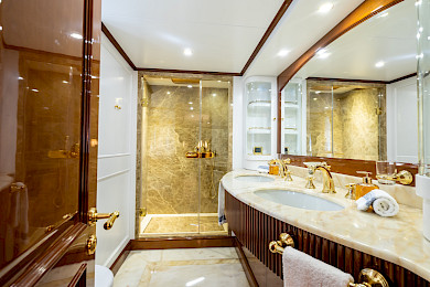 Yacht Stella Fiera cabin bathroom