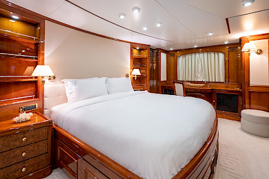 Yacht Stella Fiera cabin