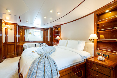 Yacht Stella Fiera cabin