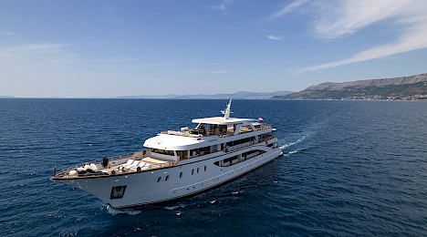 Yacht Cristal photo