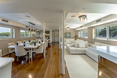 Yacht Cristal saloon