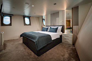 Yacht Ohana cabin