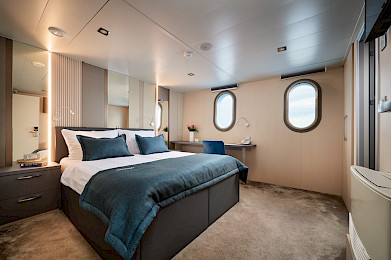 Yacht Ohana cabin