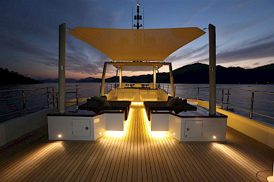 Yacht Only Now flybridge